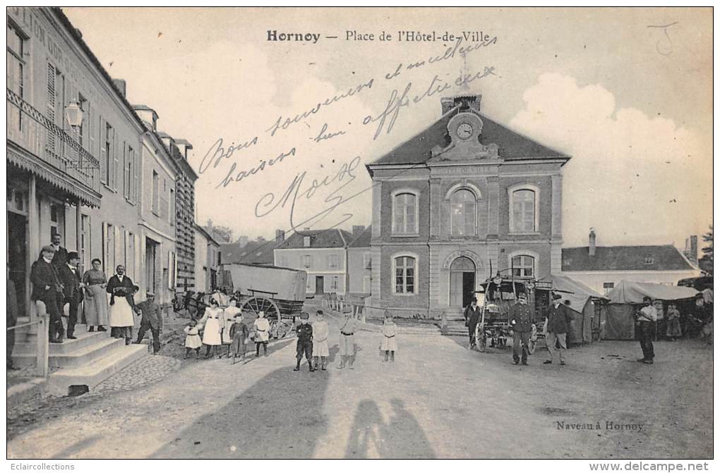 Hornoy          80       Place De L'Hôtel De Ville. Marché - Hornoy Le Bourg