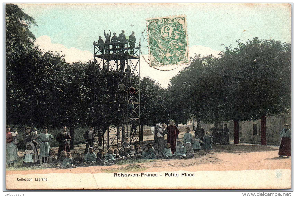 95 ROISY EN France - Petit Place (coupure En Bas) - Roissy En France