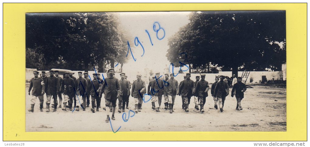 Document  PHOTO   Guerre 14-18  MILITERIA  PRISIONNIERS BOCHES AU PAS DE Parachutiste  à CERNON MARNE  Fevr 2015  07 - Guerre, Militaire