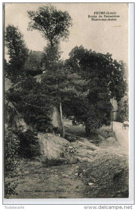 CPA 42 FEURS ROUTE DE PANISSIERES PIERRE SUR AUTRE 1920 - Feurs