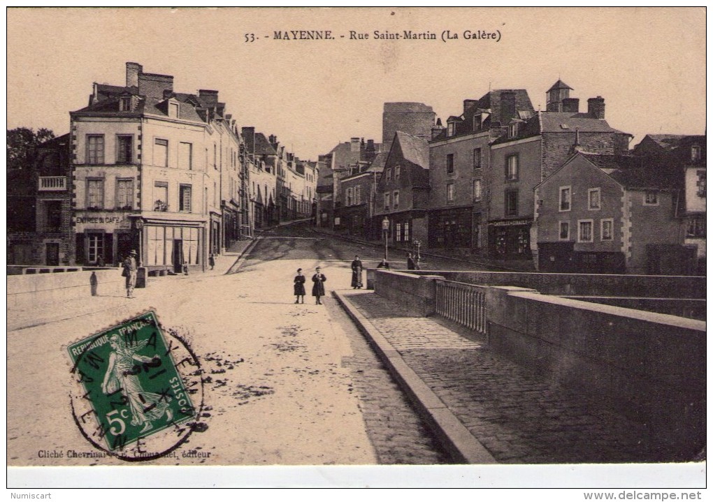 Mayenne.. Animée.. Rue Saint-Martin.. La Galère.. Commerces.. Café - Mayenne