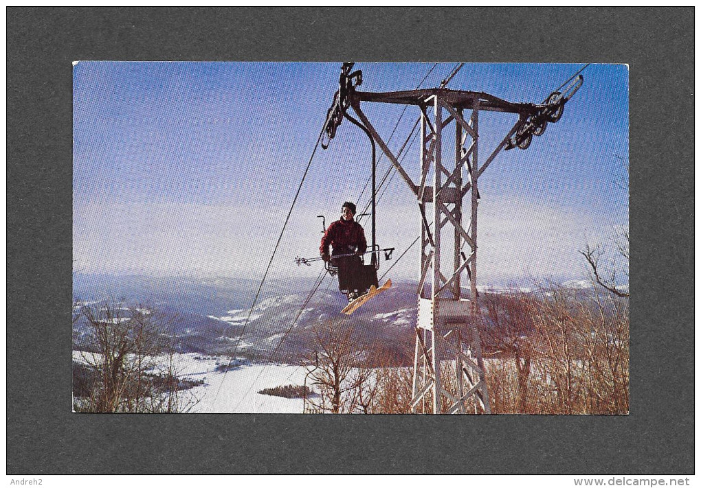 SPORT D' HIVER - SKI - MONT TREMBLANT - DANS LES LAURENTIDES - SUR LE MONTE PENTE DU CÔTÉ SUD - PHOTO FRANK SCOFIELD - Sport Invernali