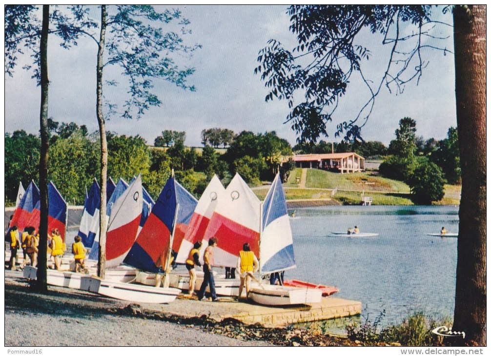 CPM Celles-sur-Belle Plan D'eau Du Lambon Et Ecole De Voile - Animée - Celles-sur-Belle