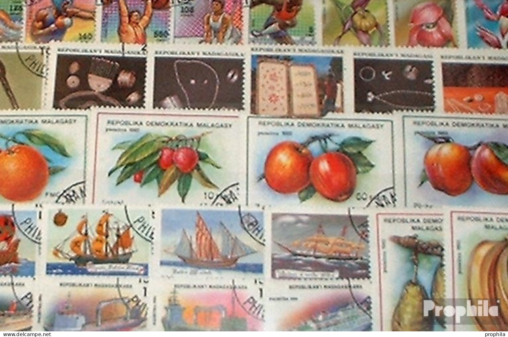 Madagaskar 50 Verschiedene Sondermarken - Madagaskar (1960-...)