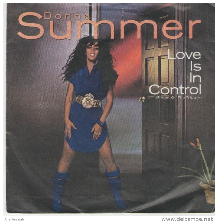 Donna Summer  : Love Is On Control   / Sometimes Like Butterflies / WB Records 79.302 - Disco, Pop