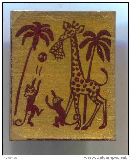 GIRAFFE -  Vintage Pin Badge - Animaux