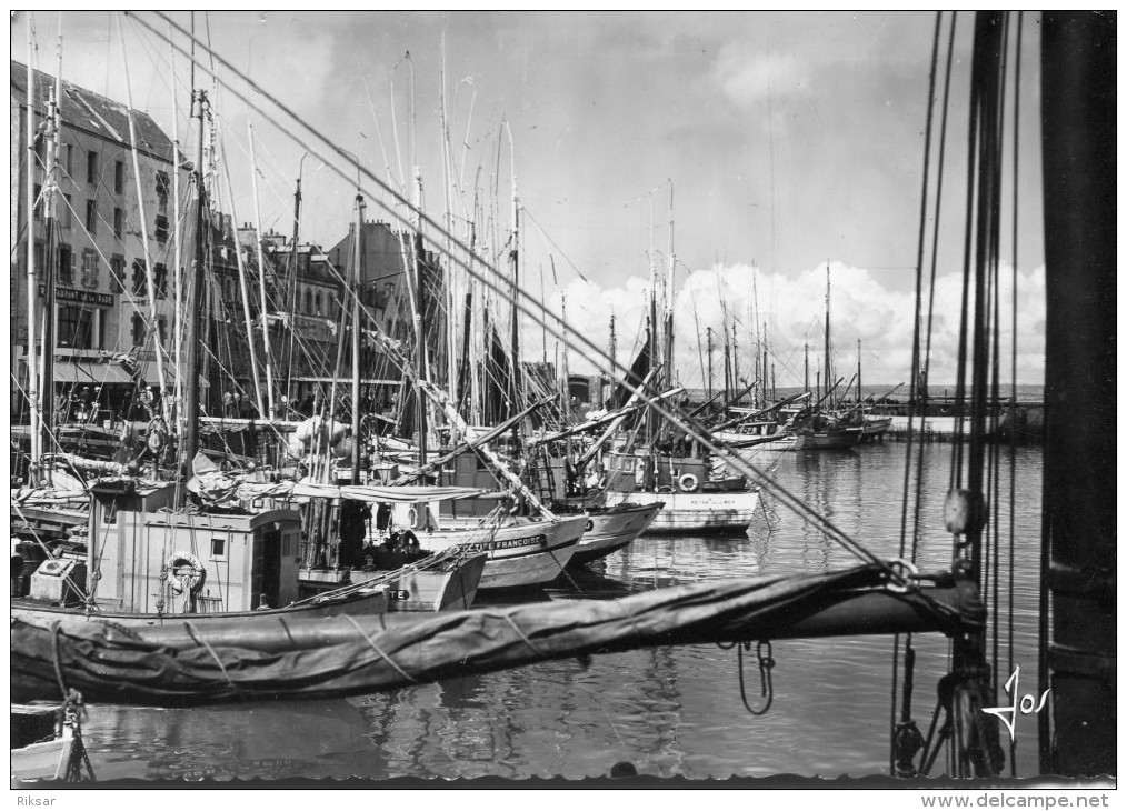 DOUARNENEZ(FINISTERE) BATEAU DE PECHE - Douarnenez