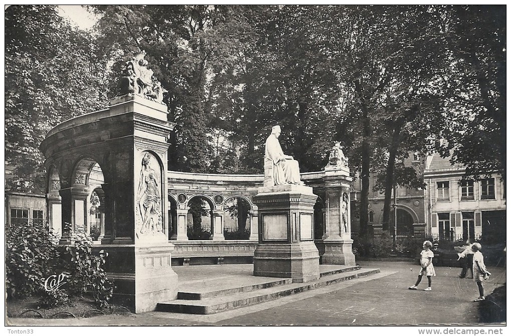 VALENCIENNES - 59 - Le Monument Froissart - CCC - - Valenciennes