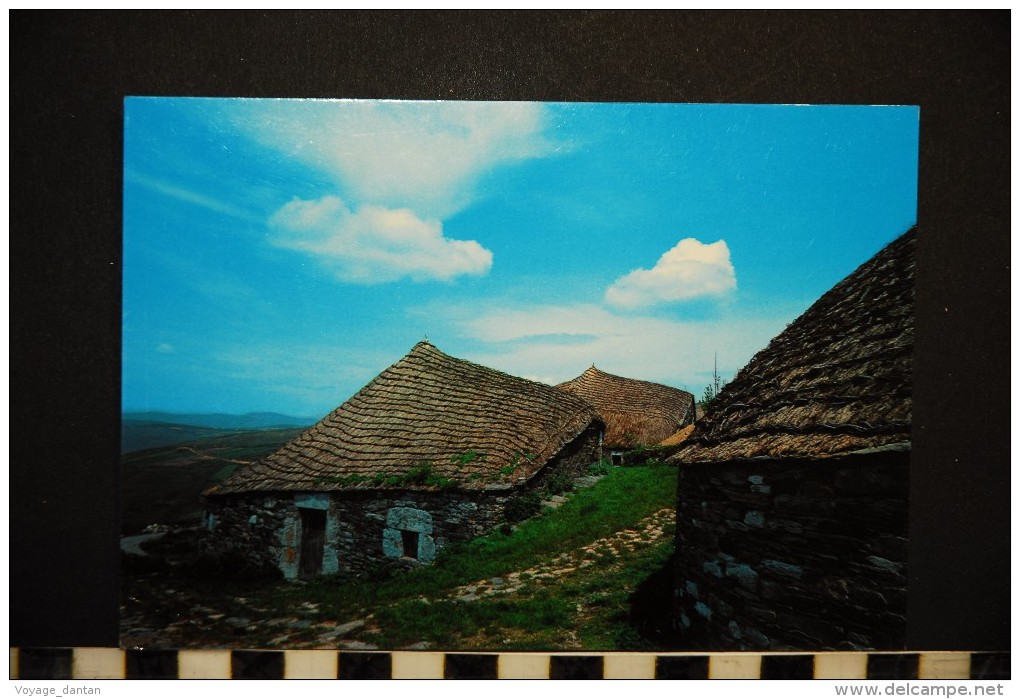 ESPAGNE  SPAIN  O CEBREIRO. POBLADO PREHISTORICO. PALLOZAS - Lugo