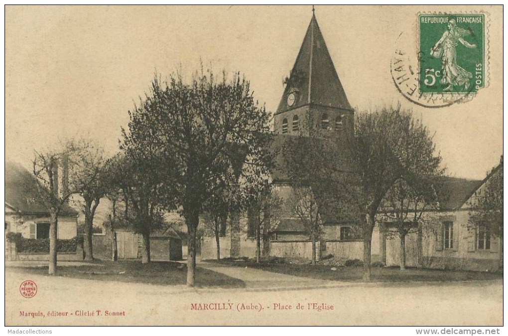 Marcilly-le-Hayer (Aube)  Place De L'Eglise - Marcilly