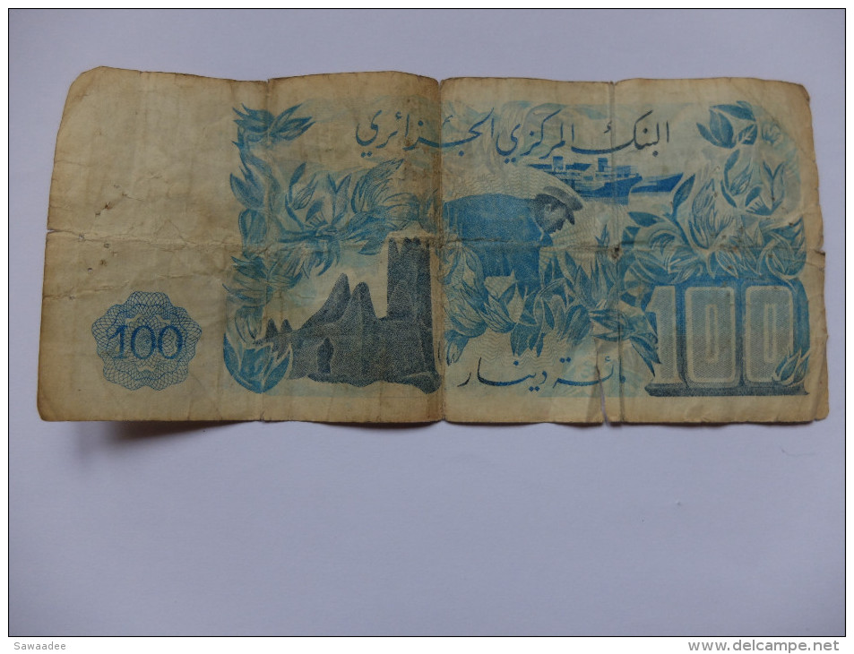 BILLET ALGERIE - P.131 (VOIR SIGNATURES) - 100 DINARS - 1981 - MINARET - HIRONDELLE - PAYSAN - Algeria