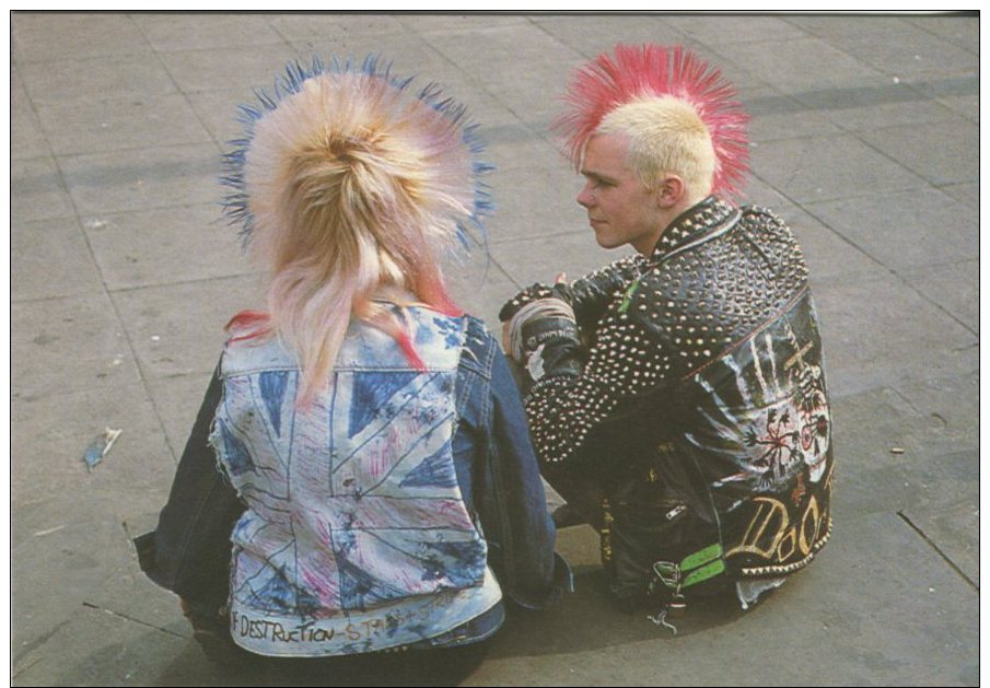 Real London Postcard, Piccadilly Punks, London, Photo Neill Menneer, 19 - Autres & Non Classés