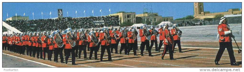 ÄLTERE POSTKARTE KUWAIT SPORTS PARADE OF FIFTH NATIONAL CELEBRATION Helicopter Hélicoptère Hubschrauber Stadium Military - Kuwait