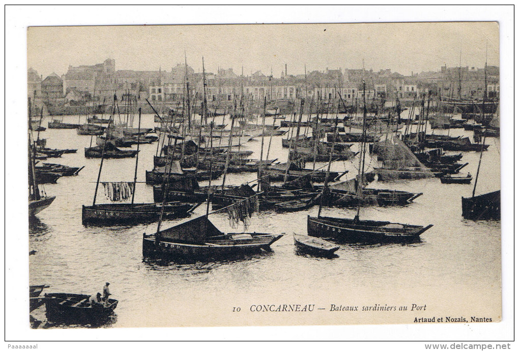 CONCARNEAU  BATEAUX SARDINIERS AU PORT - Concarneau