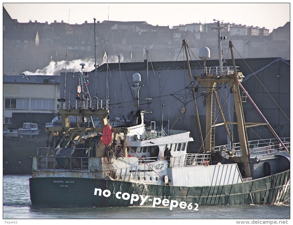 Boulogne Sur Mer-rentrée Au  Port -chalutier-GY 127-photo - Barche