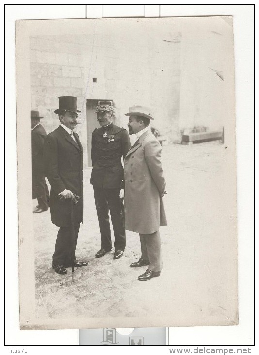 Lot De 2 Photos Anciennes Branger Circa 1912 "Inauguration Du Musée Du Cheval De Guerre à Saumur" - Guerre, Militaire