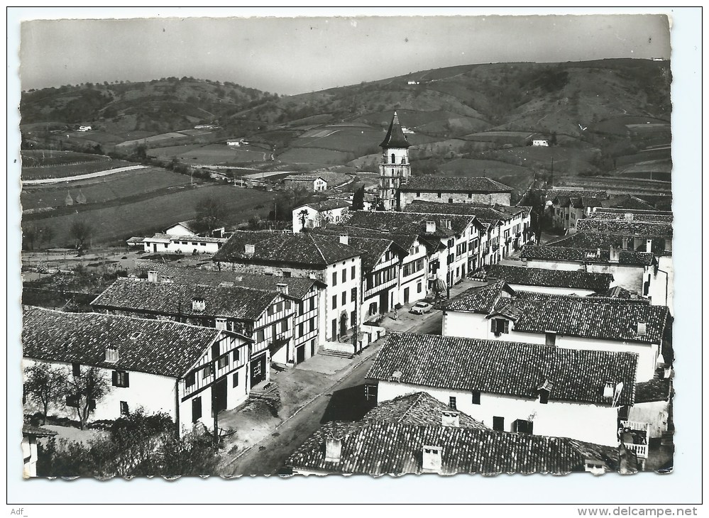 CPSM EN AVION AU DESSUS DE... AINHOA, VUE GENERALE AERIENNE, PYRENEES ATLANTIQUES 64 - Ainhoa