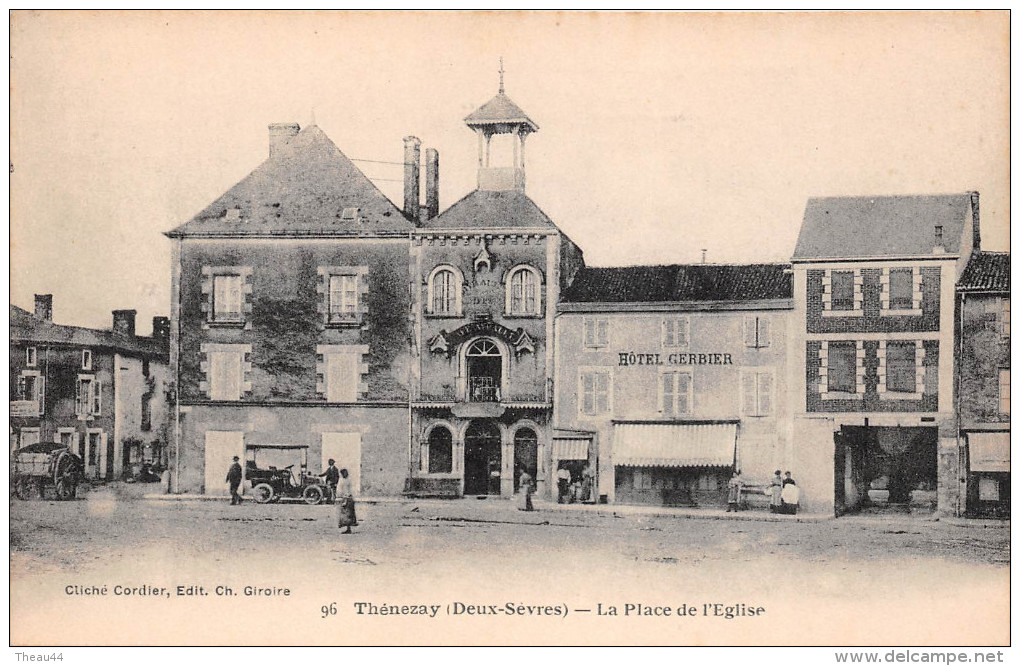 ¤¤  -   96   -  THENEZAY   -  La Place De L'Eglise  -  Hôtel " Gerbier "   -  ¤¤ - Thenezay