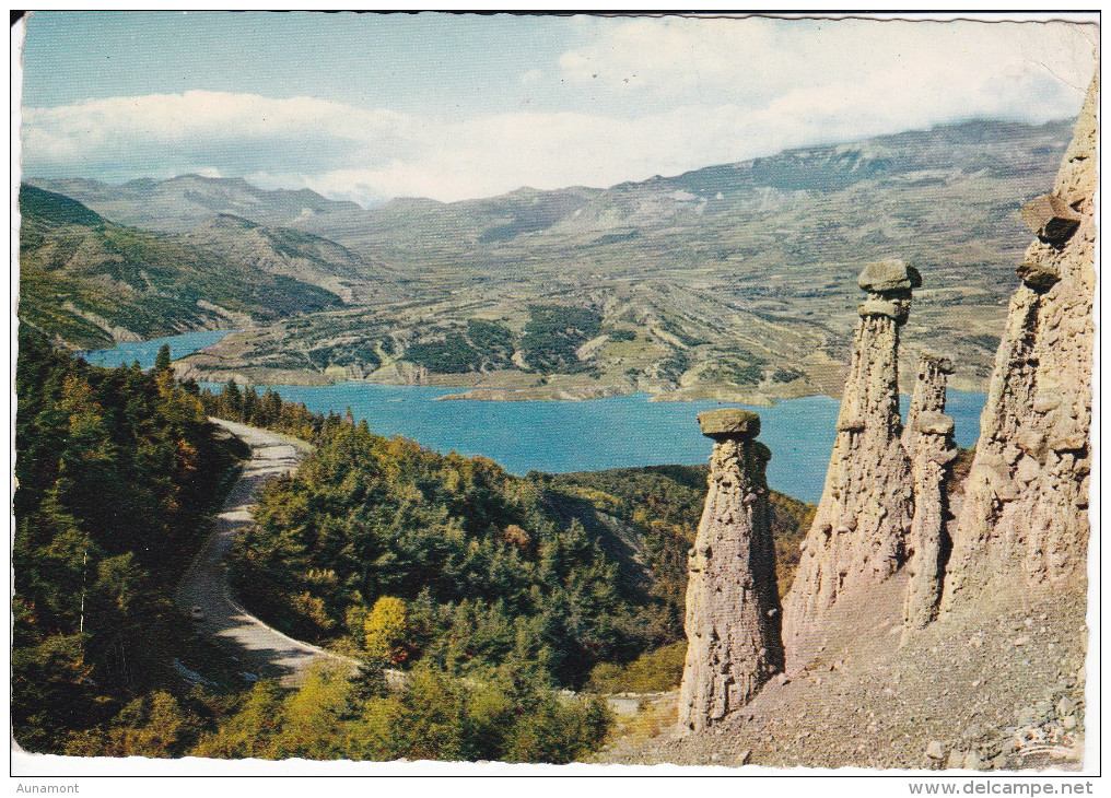 Francia--Gap--1964-Les Cheminees Des Fees Du Sauze Et Les Montagnes De Gap--a, Mazamet, Francia - Gap