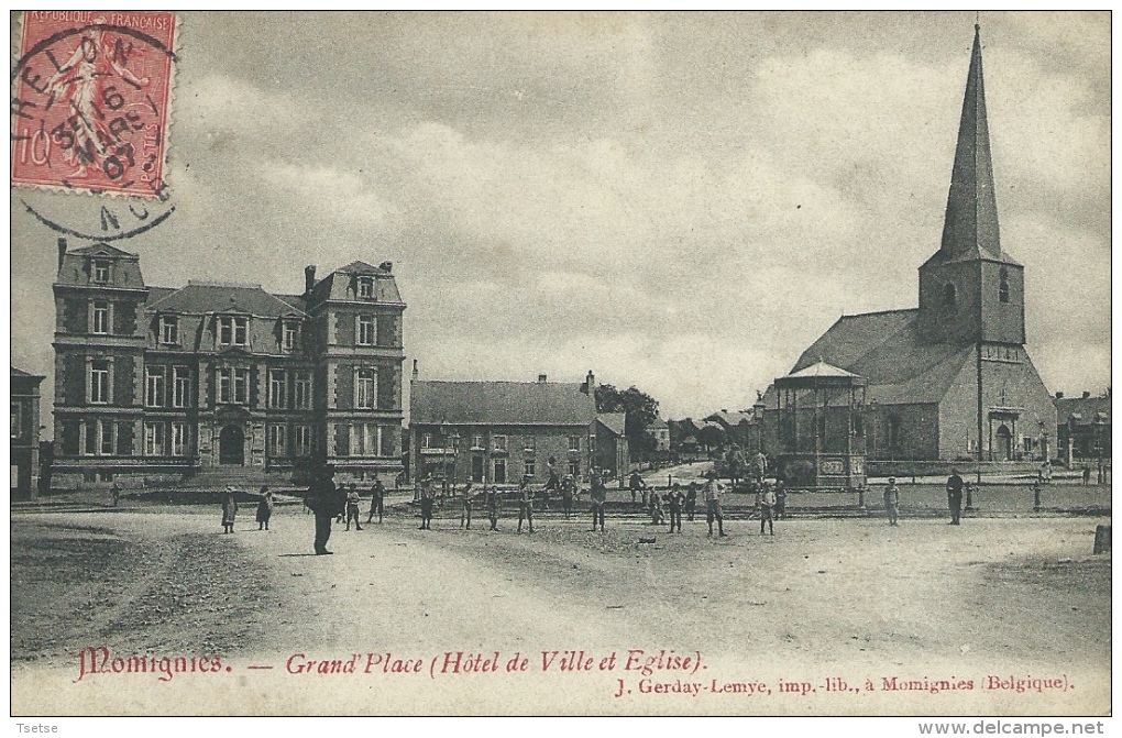 Momignies - Grand´Place , Hôtel De Ville Et Eglise- Oblitération Trélon 1907 ( Voir Verso ) - Momignies