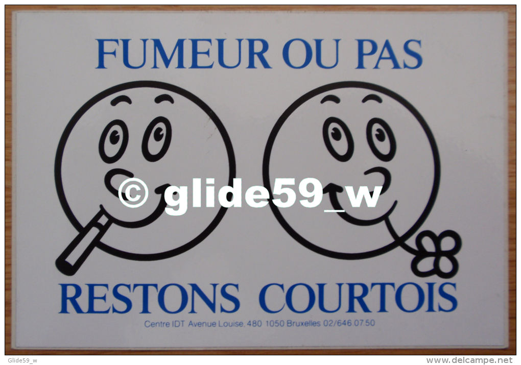 Autocollant - FUMEUR OU PAS, RESTONS COURTOIS - Stickers