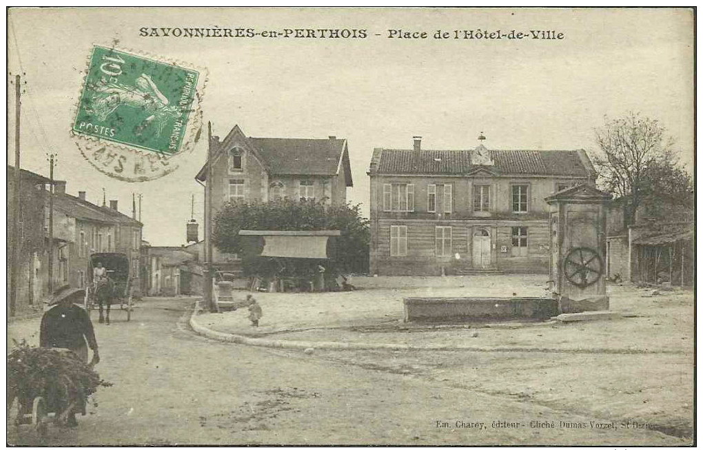 SAVONNIÈRES-en-PERTHOIS - Place De L’Hôtel-de-Ville - Autres & Non Classés