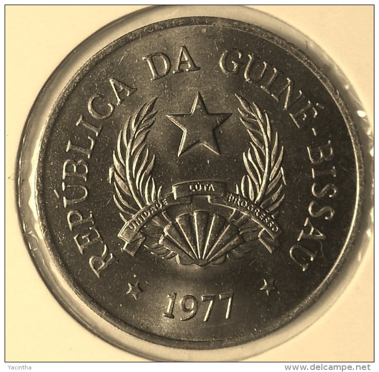 @Y@    Guinea Bissau  20  Pesos  1977   FAO   Unc   ( 2864 ) - Guinea Bissau