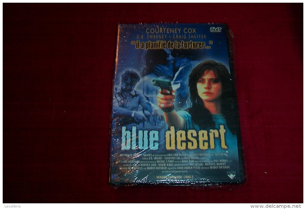 BLUE DESERT   ° COURTENEY COX - Crime