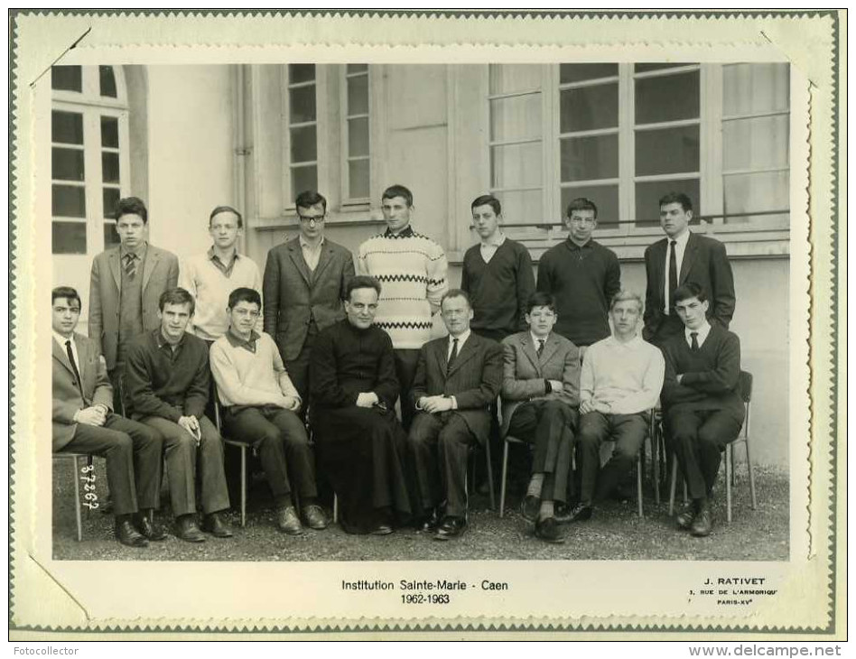 Photographie De Classe RP Pettorelli 1962 - 1963 Institution Ste Marie Caen (14) Par Rativet 3 R Armorique 75015 Paris - Persone Identificate