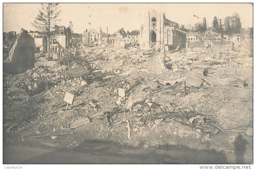 V V 118 / CARTE PHOTO - LISIEUX (14) DESTRUCTION 1944-  EGLISE SAINT JACQUES - Lisieux