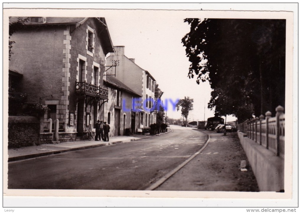 CPSM 9X14 De VIVONNE  (86) - RN 10 - Avenue De La Gare - Hôtel BEAUSEJOUR  édit LACOMBE - Vivonne