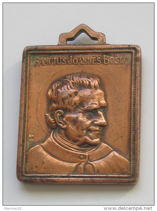 Ancienne Et Très Jolie Médaille  Chrétienne - Sanctus Joannes Bosco   ***** EN ACHAT IMMEDIAT **** - Religione & Esoterismo