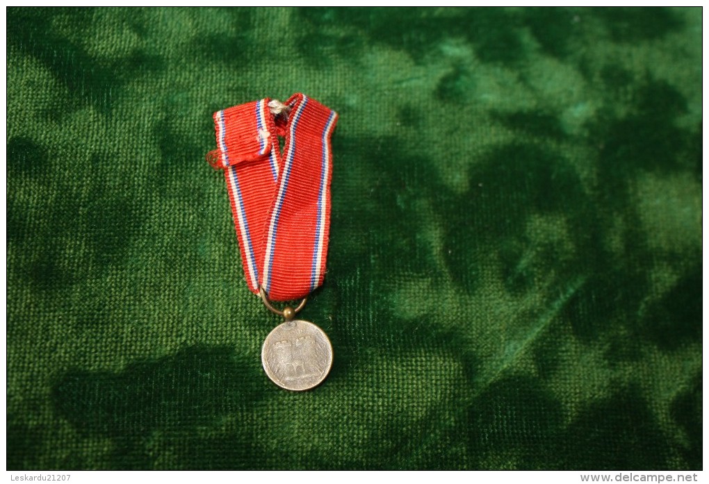 RARE - MINIATURE DE MEDAILLE COMMEMORATIVE DE VERDUN - France