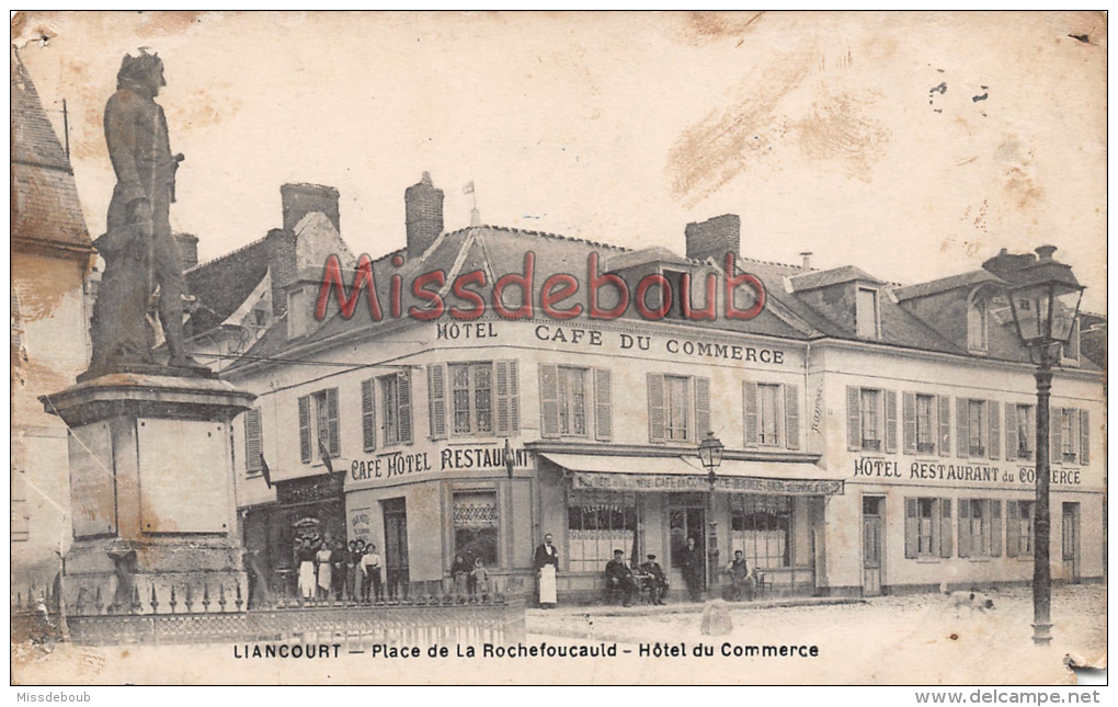 60 -LIANCOURT   - Place  De  La Rochefoucauld - Commerces - Café Hôtel Restaurant  -  2 Scans - Liancourt