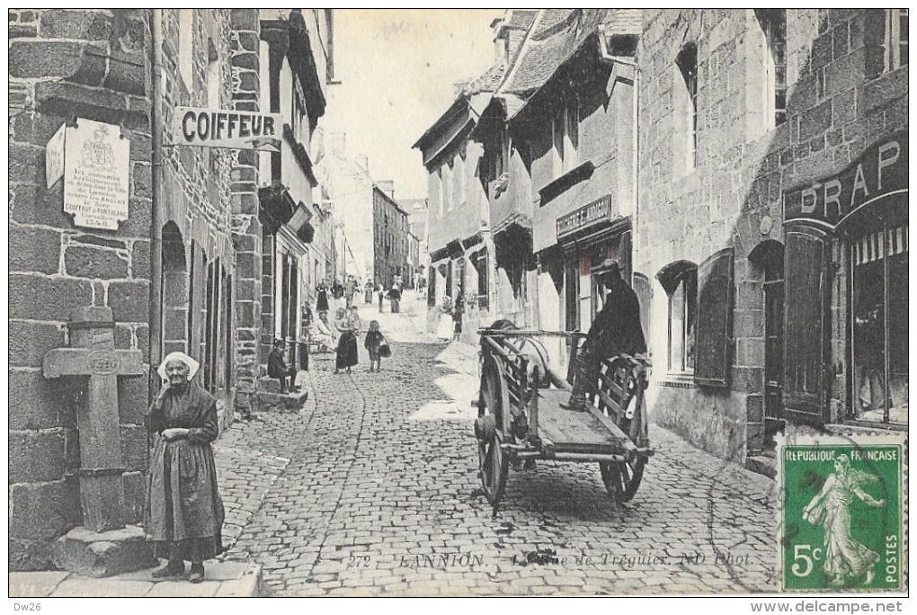 Lannion - Rue De Tréguier - Magasins, Coiffeur Et Voiture à Cheval - Croix De Pierre - Carte ND Phot. - Lannion