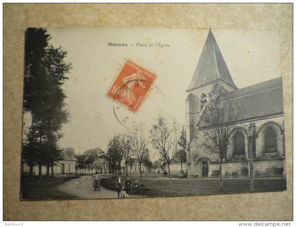 Place De L'Eglise - Hornoy Le Bourg