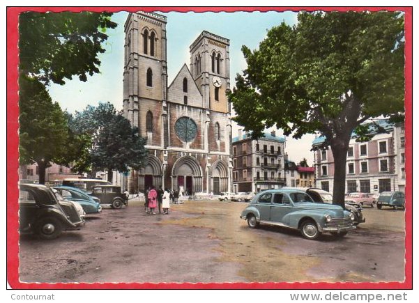 CPSM 38 BOURGOIN L´ église  ( Voitures  203 ..  * Format CPM - Bourgoin