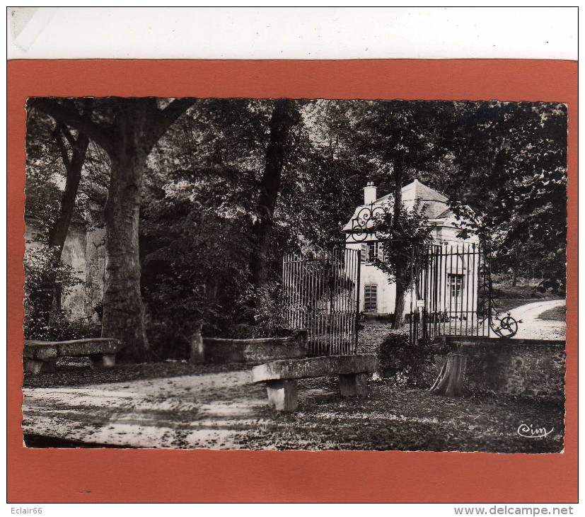 91  ORSAY - Entrée Du Château De LAUNAY  Cpsm Dentellée P F  Année 1962 - Orsay