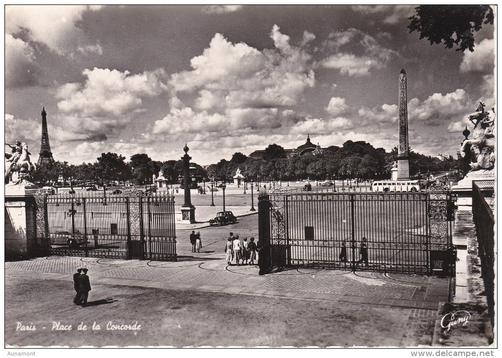 Francia--Paris--1966--Place De La Concorde--Tour Eiffel--Obelisque---Cachet --Aubervilliers - Plazas