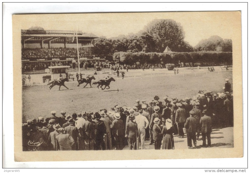 CPSM MAISONS LAFITTE (Yvelines) - Arrivée D´une Course (chevaux) - Maisons-Laffitte