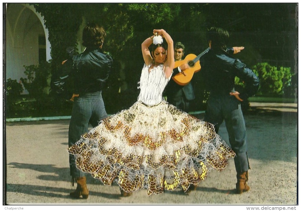 CARTE BRODEE   DANSEUSE DE FLAMENCO ESPAGNOLE  DANSEURS GUITARISTE  ED. COMMERCIAL PRAT - Brodées