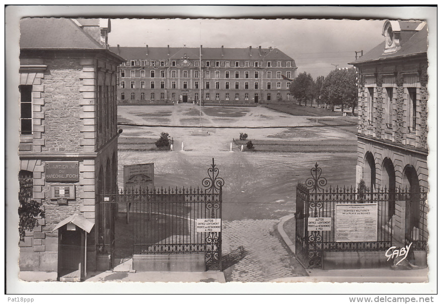 RENNES 35 ( Militaria ) - Quartier Foch - CPSM Dentelée Noir Blanc PF 1952 -  Ile Et Vilaine - Rennes