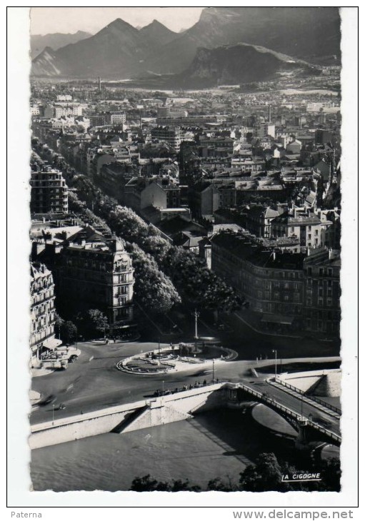 2545  Postal Francia  Grenoble Vista General , Plaza De La Bastilla - Grenoble