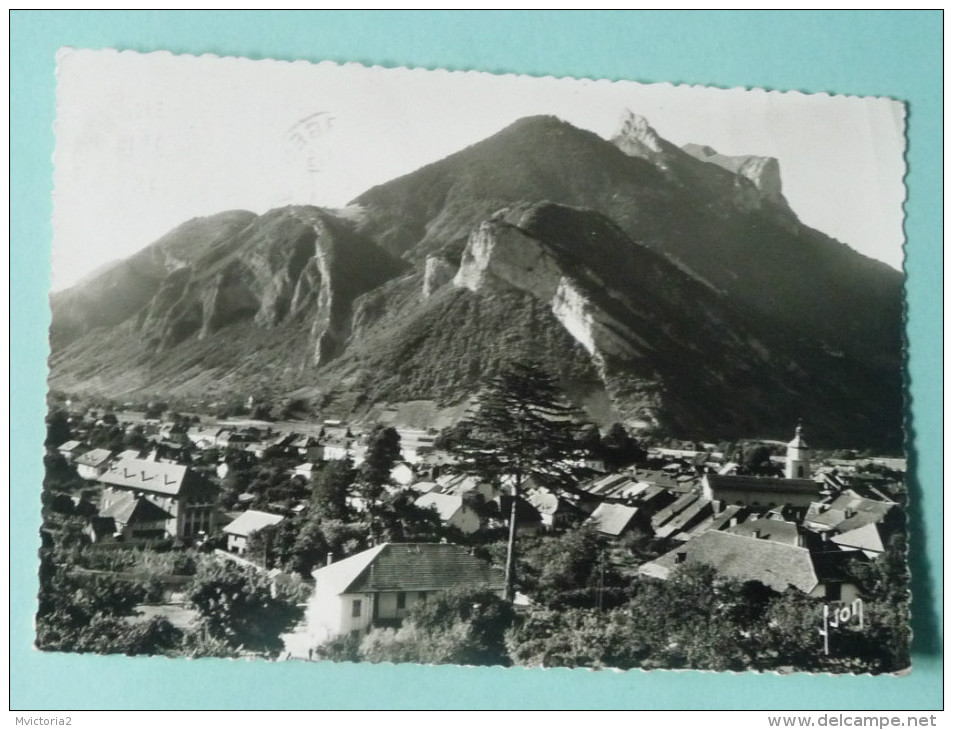 FAVERGES - Vue Générale, Le Rocher De Viuz - Faverges