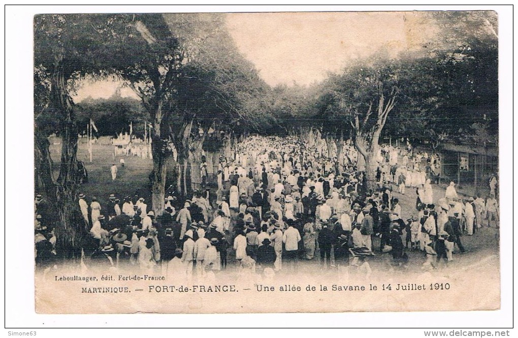 Cpa -- UNE  ALLEE  DE LA  SAVANE   LE  14  JUILLET  1910------------- -0115 - Fort De France