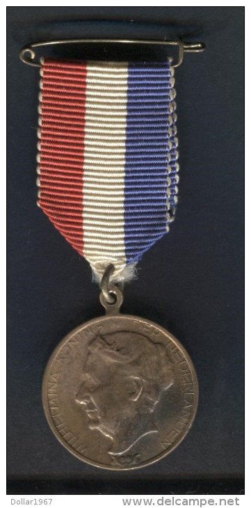 Medaille Medal Herinnering Aan Het 50 - Jarig Regeerings Jubileum - 1898-1948 - Adel