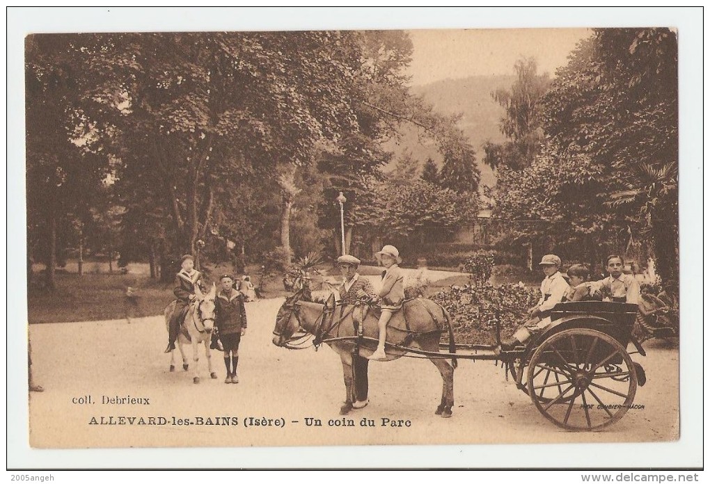 38 Dép.- Allevard Les Bains (Isère) - Un Coin Du Parc. Coll. Debrieux. Carte Postale Ayant  Voyagé En 1934, Dos Séparé, - Allevard