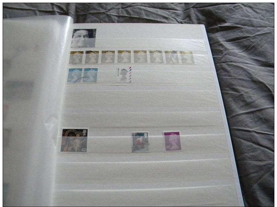 GROS LOT EN ALBUM TIMBRES NEUFS** ET OBLI. GRANDE-BRETAGNE ECOSSE JERSEY / PAYS-BAS HOLLAND CARNET BLOC DONT CLASSIQUES