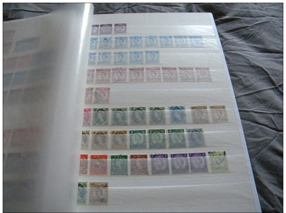 GROS LOT EN ALBUM TIMBRES NEUFS** ET OBLI. GRANDE-BRETAGNE ECOSSE JERSEY / PAYS-BAS HOLLAND CARNET BLOC DONT CLASSIQUES