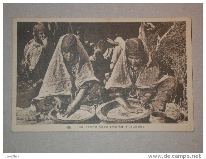 Ref3859 CPA Animée Femmes Arabes Préparant Le Couscouss - CAP N°1196 - Folklore - Afrika